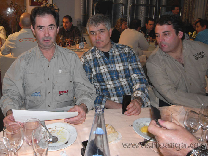 Antonio Anton, José Luis Raimundo y Santi Llano durante la cena.