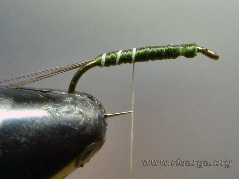 Brincamos el cuerpo con el hilo de montaje