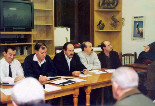 Asamblea general río arga año 1.995, algunos aun tenian pelo.